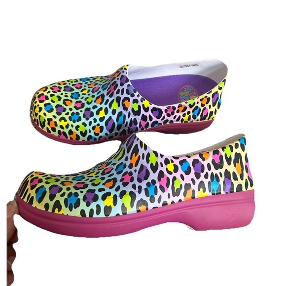 Lisa Frank Women Sz 6 Crocs Neria Pro II Clogs Pink Multi Cheetah Print Workwear - Picture 3 of 11